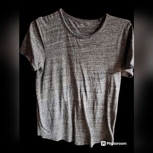 Hollister Gray T-Shirt Size small